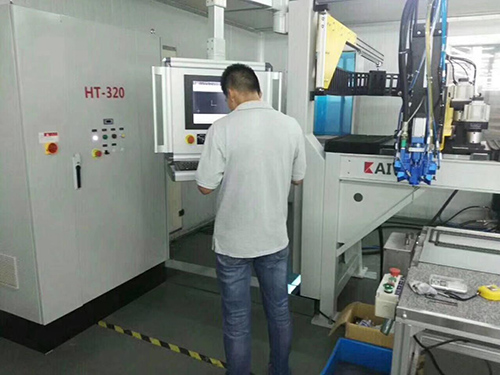 全自動(dòng)點(diǎn)膠機(jī)