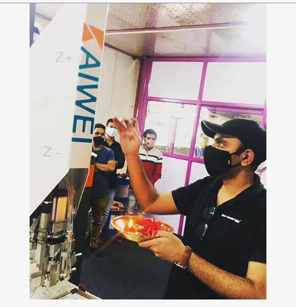 印度制造公司在班加羅爾IMTEX 2020工業(yè)展訂購凱偉全自動點膠機