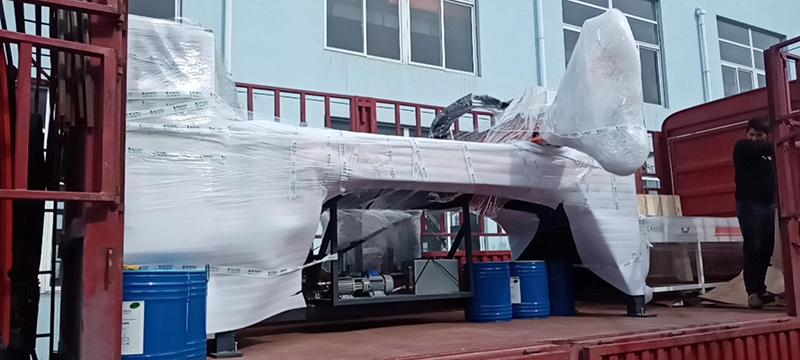 青島KW-510配電柜門板密封發(fā)泡點膠機發(fā)貨通知