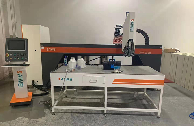 河南辦公家具公司全自動涂膠設備KW-520D發(fā)貨