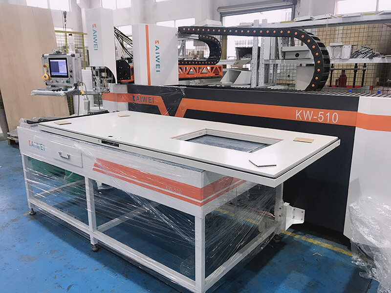 蘇州某凈化設(shè)備公司采購密封專用點(diǎn)膠發(fā)泡機(jī) 發(fā)貨通知