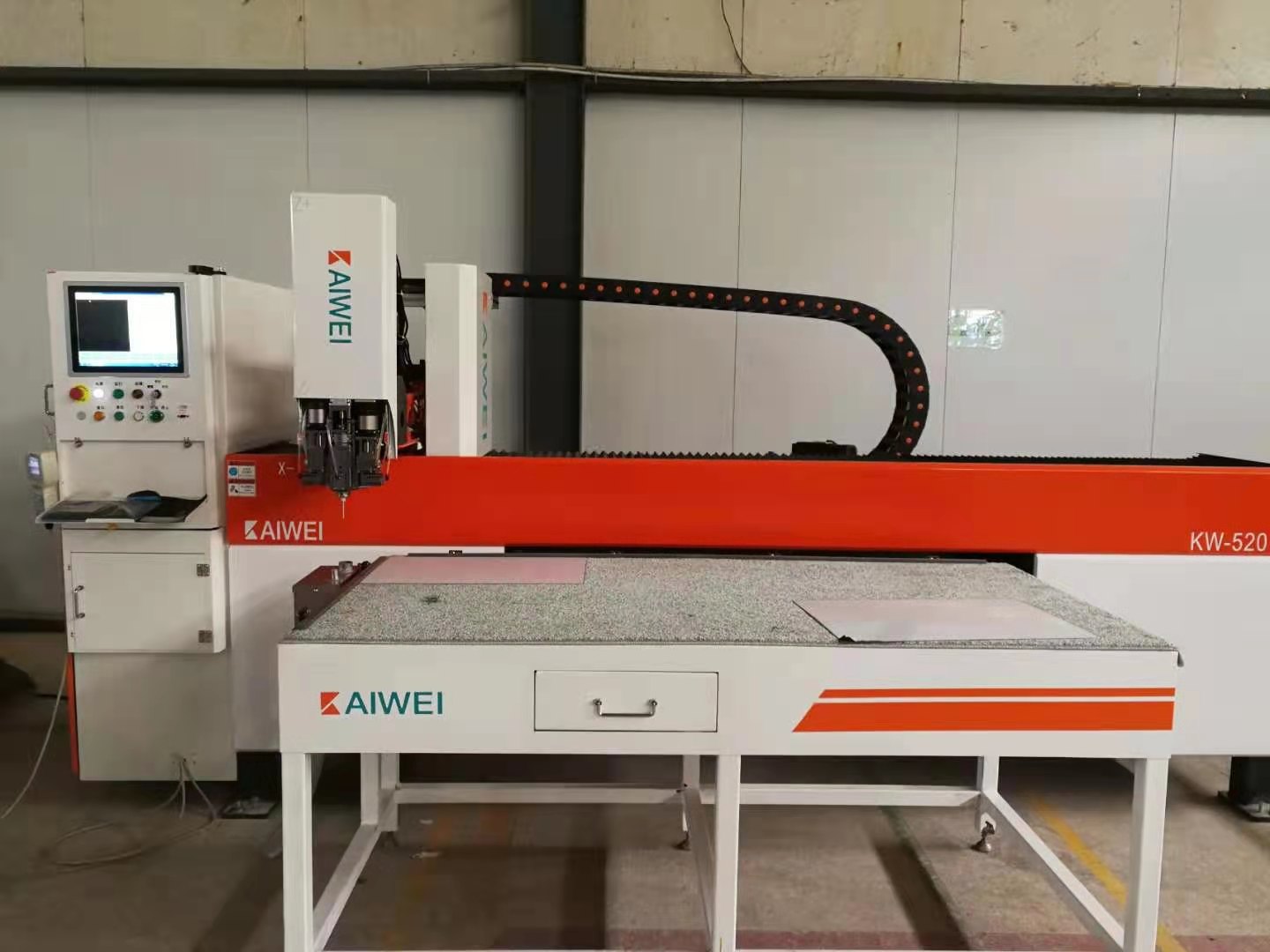 凈化設(shè)備密封點(diǎn)膠專(zhuān)用涂膠設(shè)備KW-520到客戶工廠