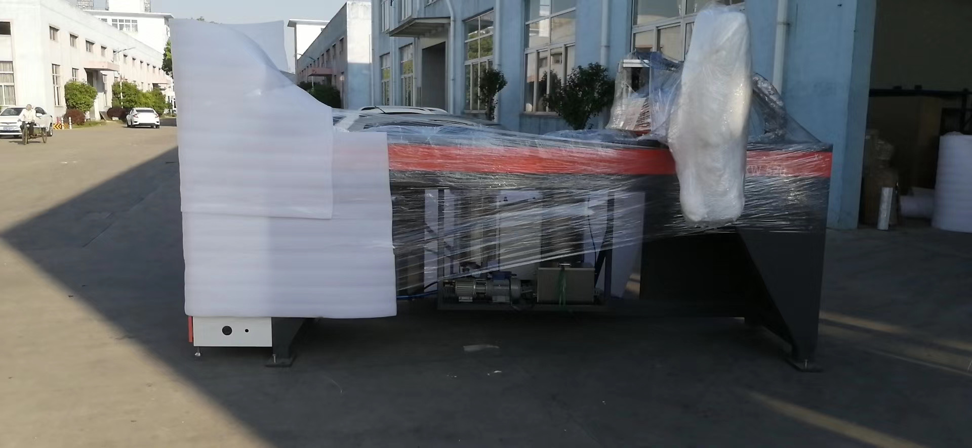 工具箱點(diǎn)膠密封專用 雙組份涂膠設(shè)備發(fā)貨